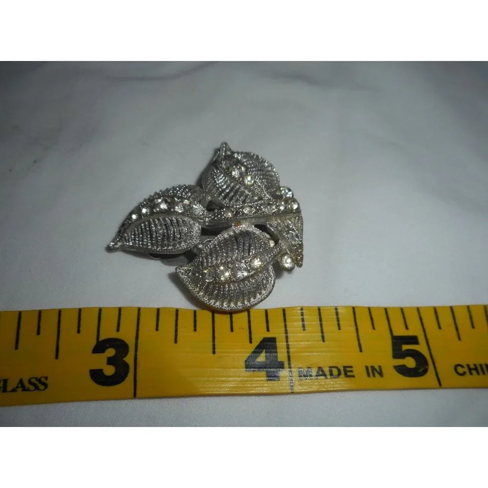 Vintage Estate Rhinestone Leaves Scarf Buckle Scarf Clip ornate